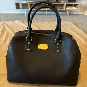 michael kors purse ans matching wallet